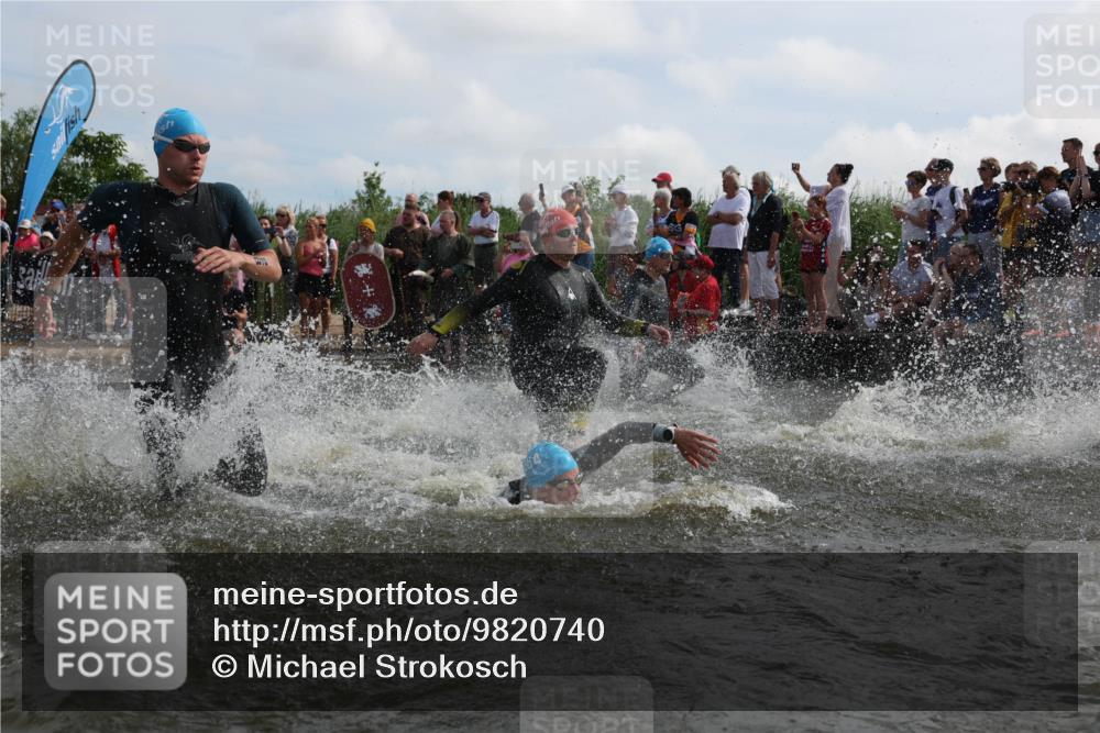 21.06.2026 - Viking Triathlon Michael Strokosch http://msf.ph/oto/9820740 21.06.2026 10:01:25 Schwimmen 13, 18, 26, 28, 51, 114, 131, 145, 242, 271, 300, 500, 568, 576, 665 meine-sportfotos.de