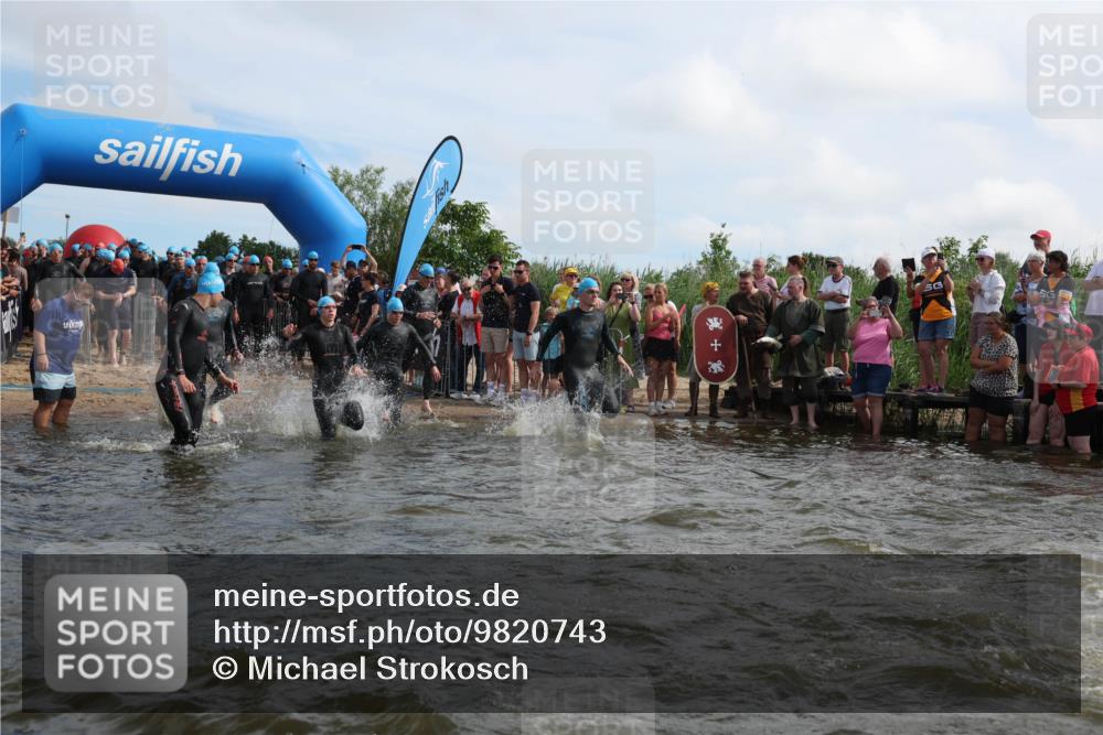 21.06.2026 - Viking Triathlon Michael Strokosch http://msf.ph/oto/9820743 21.06.2026 10:01:28 Schwimmen 13, 26, 28, 51, 131, 145, 271, 300, 500, 568, 576, 665 meine-sportfotos.de