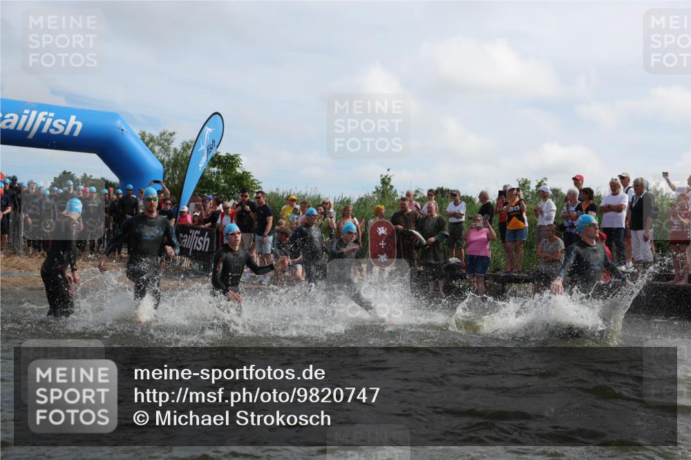 21.06.2026 - Viking Triathlon Michael Strokosch http://msf.ph/oto/9820747 21.06.2026 10:01:29 Schwimmen 13, 26, 28, 51, 62, 145, 300, 311, 359, 500, 551, 568, 576, 627, 665 meine-sportfotos.de
