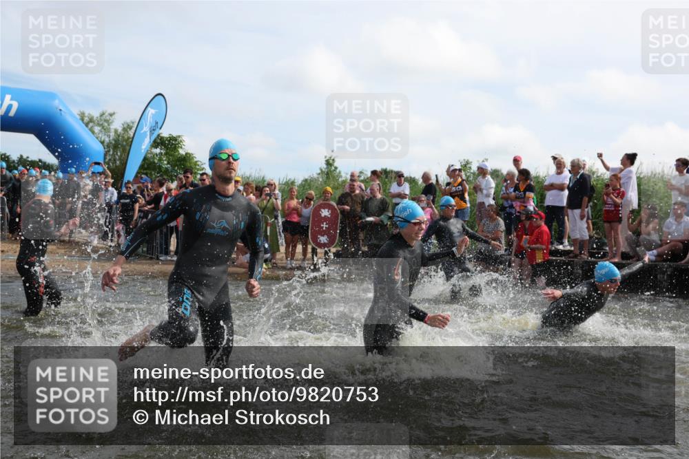 21.06.2026 - Viking Triathlon Michael Strokosch http://msf.ph/oto/9820753 21.06.2026 10:01:31 Schwimmen 13, 26, 28, 51, 62, 145, 300, 311, 359, 500, 551, 568, 576, 627, 665 meine-sportfotos.de