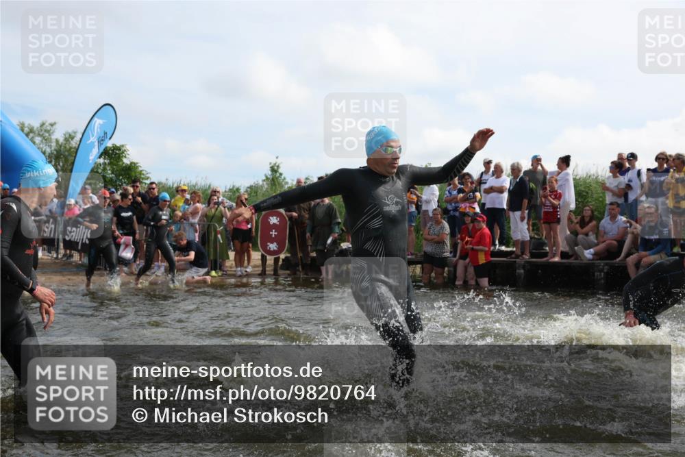 21.06.2026 - Viking Triathlon Michael Strokosch http://msf.ph/oto/9820764 21.06.2026 10:01:38 Schwimmen 13, 38, 62, 109, 113, 161, 278, 300, 311, 359, 432, 551, 627, 633 meine-sportfotos.de