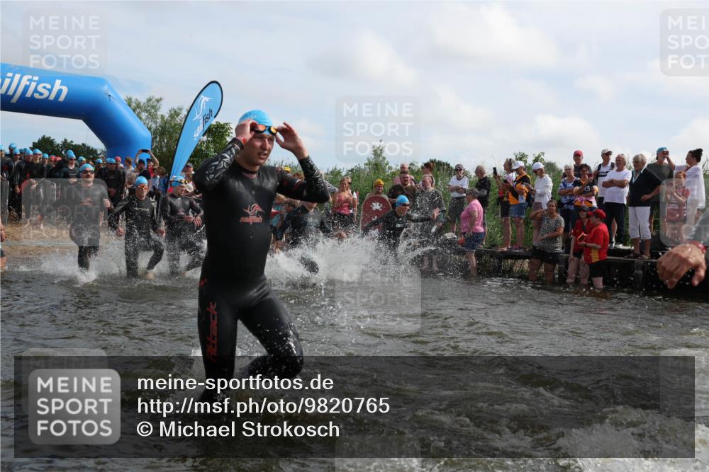21.06.2026 - Viking Triathlon Michael Strokosch http://msf.ph/oto/9820765 21.06.2026 10:01:38 Schwimmen 13, 38, 62, 109, 113, 161, 278, 300, 311, 359, 432, 551, 627, 633 meine-sportfotos.de