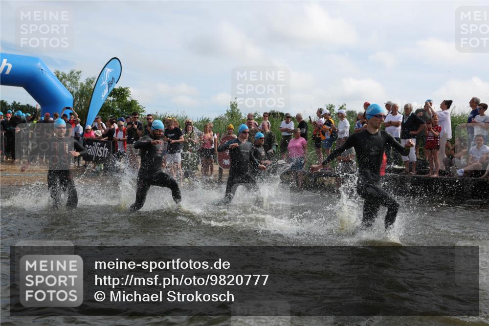 21.06.2026 - Viking Triathlon Michael Strokosch http://msf.ph/oto/9820777 21.06.2026 10:01:44 Schwimmen 38, 109, 113, 161, 194, 278, 285, 332, 343, 391, 432, 543, 621, 633, 644 meine-sportfotos.de