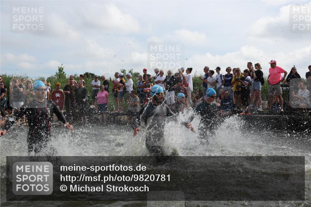 21.06.2026 - Viking Triathlon Michael Strokosch http://msf.ph/oto/9820781 21.06.2026 10:01:46 Schwimmen 38, 109, 113, 161, 194, 278, 285, 332, 343, 391, 432, 543, 621, 633, 644 meine-sportfotos.de