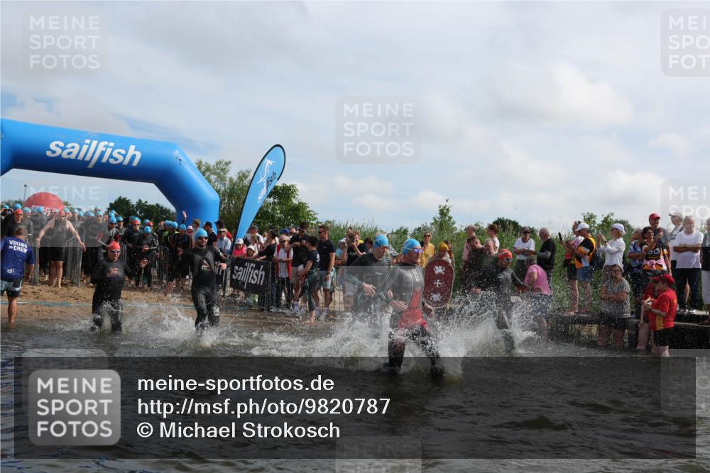 21.06.2026 - Viking Triathlon Michael Strokosch http://msf.ph/oto/9820787 21.06.2026 10:01:49 Schwimmen 30, 38, 194, 238, 265, 285, 332, 343, 391, 432, 543, 621, 644, 648, 664 meine-sportfotos.de