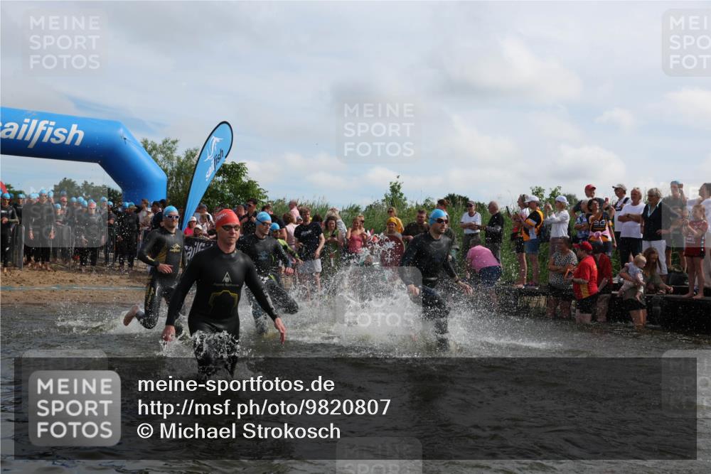 21.06.2026 - Viking Triathlon Michael Strokosch http://msf.ph/oto/9820807 21.06.2026 10:01:59 Schwimmen 30, 43, 55, 221, 226, 238, 265, 380, 394, 446, 524, 606, 625, 648, 664 meine-sportfotos.de