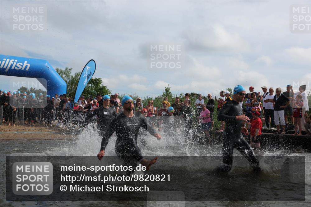 21.06.2026 - Viking Triathlon Michael Strokosch http://msf.ph/oto/9820821 21.06.2026 10:02:05 Schwimmen 43, 55, 90, 154, 221, 226, 380, 394, 410, 446, 501, 524, 606, 625, 660 meine-sportfotos.de
