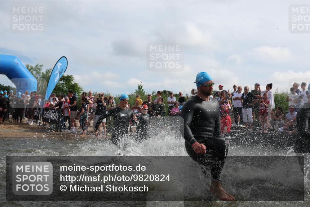 21.06.2026 - Viking Triathlon Michael Strokosch http://msf.ph/oto/9820824 21.06.2026 10:02:05 Schwimmen 43, 55, 90, 154, 221, 226, 380, 394, 410, 446, 501, 524, 606, 625, 660 meine-sportfotos.de