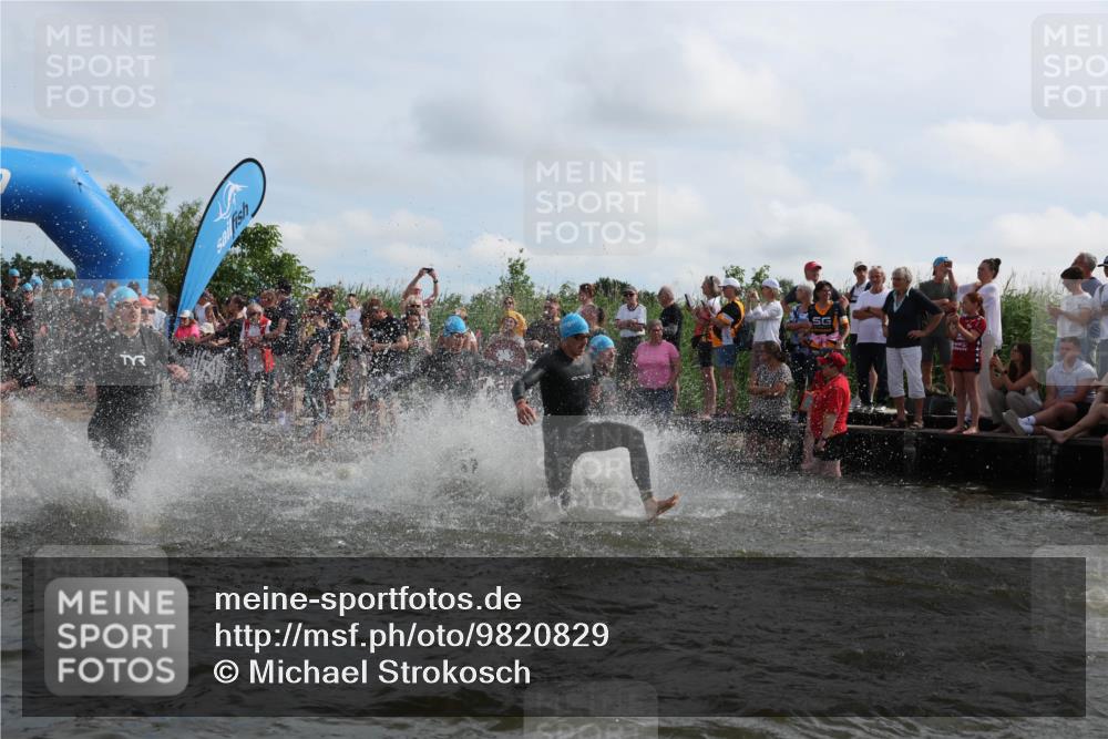 21.06.2026 - Viking Triathlon Michael Strokosch http://msf.ph/oto/9820829 21.06.2026 10:02:09 Schwimmen 43, 90, 102, 152, 154, 226, 410, 438, 446, 501, 524, 536, 537, 625, 660 meine-sportfotos.de