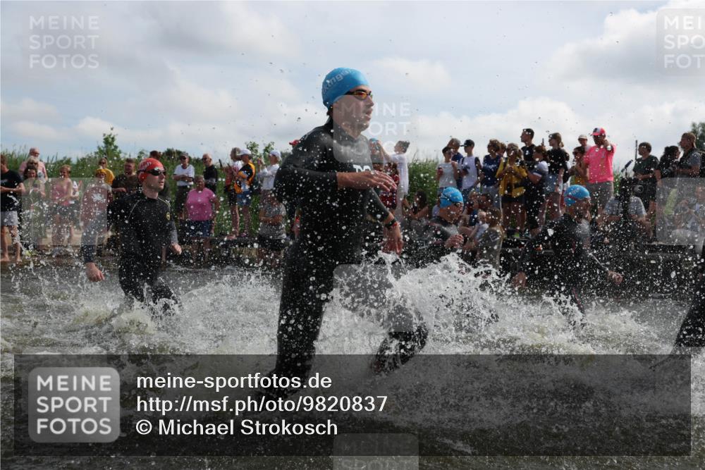 21.06.2026 - Viking Triathlon Michael Strokosch http://msf.ph/oto/9820837 21.06.2026 10:02:11 Schwimmen 43, 90, 102, 152, 154, 226, 410, 438, 446, 501, 524, 536, 537, 625, 660 meine-sportfotos.de