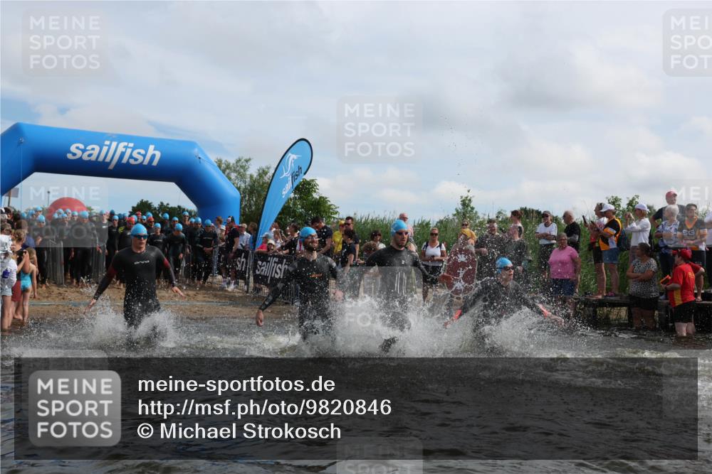 21.06.2026 - Viking Triathlon Michael Strokosch http://msf.ph/oto/9820846 21.06.2026 10:02:15 Schwimmen 47, 87, 90, 102, 136, 152, 154, 410, 438, 490, 501, 536, 537, 655, 660 meine-sportfotos.de