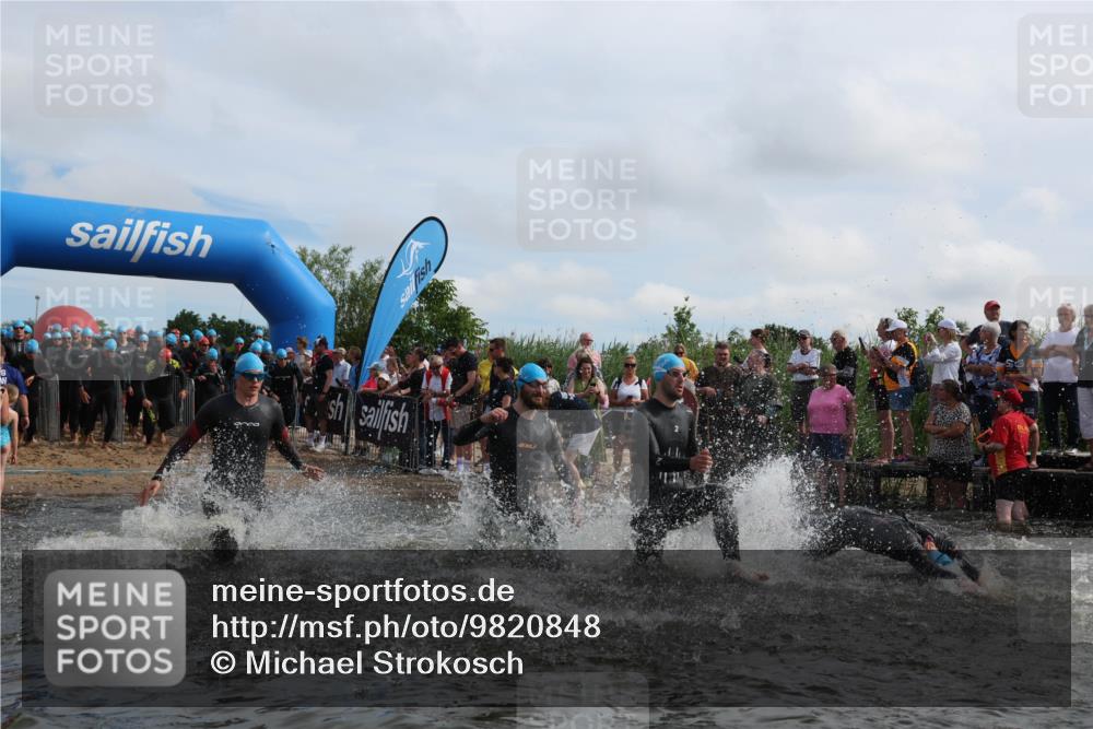 21.06.2026 - Viking Triathlon Michael Strokosch http://msf.ph/oto/9820848 21.06.2026 10:02:16 Schwimmen 47, 87, 90, 102, 136, 152, 154, 410, 438, 490, 501, 536, 537, 655, 660 meine-sportfotos.de
