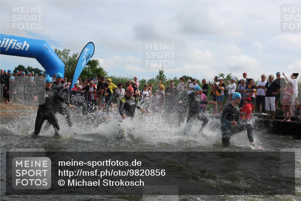 21.06.2026 - Viking Triathlon Michael Strokosch http://msf.ph/oto/9820856 21.06.2026 10:02:19 Schwimmen 47, 87, 102, 136, 142, 152, 255, 360, 392, 430, 438, 490, 536, 537, 655 meine-sportfotos.de