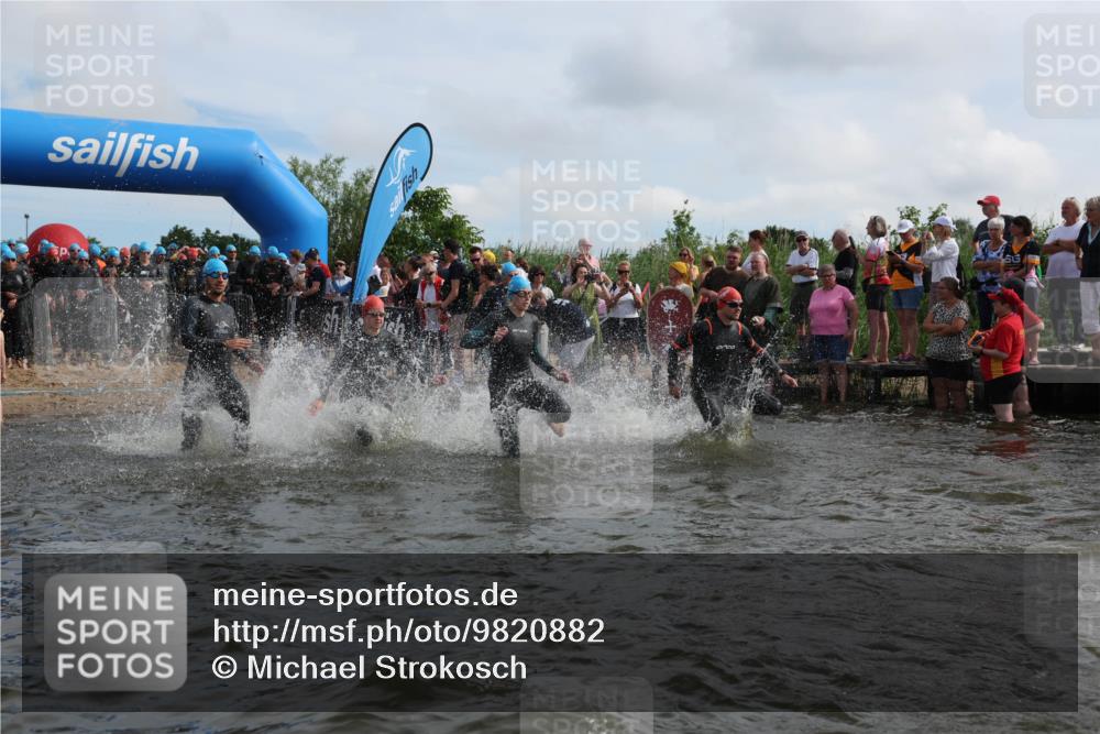 21.06.2026 - Viking Triathlon Michael Strokosch http://msf.ph/oto/9820882 21.06.2026 10:02:29 Schwimmen 83, 100, 126, 142, 220, 255, 325, 360, 392, 430, 513, 560, 579, 604, 651 meine-sportfotos.de