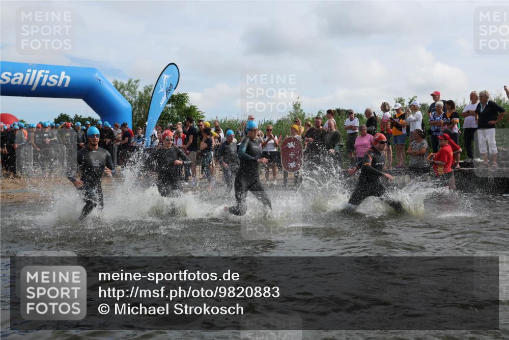 21.06.2026 - Viking Triathlon Michael Strokosch http://msf.ph/oto/9820883 21.06.2026 10:02:29 Schwimmen 83, 100, 126, 142, 220, 255, 325, 360, 392, 430, 513, 560, 579, 604, 651 meine-sportfotos.de