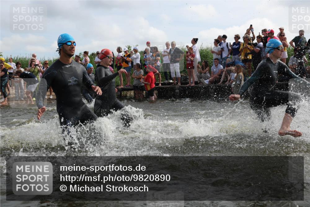 21.06.2026 - Viking Triathlon Michael Strokosch http://msf.ph/oto/9820890 21.06.2026 10:02:31 Schwimmen 83, 100, 126, 142, 220, 255, 325, 360, 392, 430, 513, 560, 579, 604, 651 meine-sportfotos.de