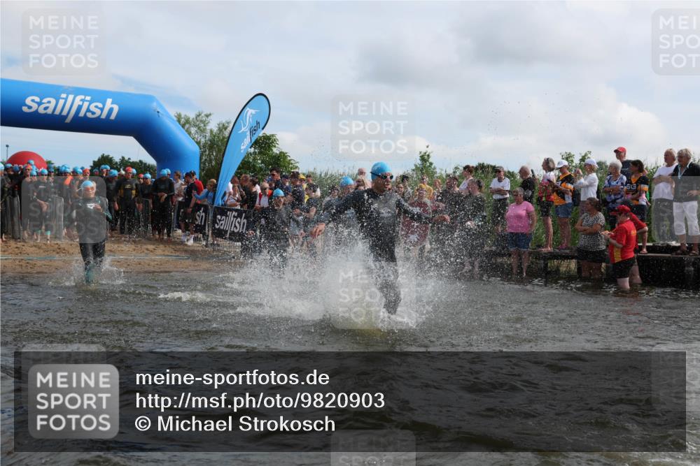 21.06.2026 - Viking Triathlon Michael Strokosch http://msf.ph/oto/9820903 21.06.2026 10:02:40 Schwimmen 16, 83, 99, 100, 186, 372, 386, 440, 462, 485, 513, 560, 579, 636, 653 meine-sportfotos.de