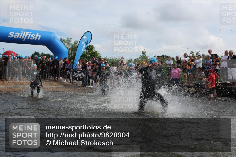 21.06.2026 - Viking Triathlon Michael Strokosch http://msf.ph/oto/9820904 21.06.2026 10:02:40 Schwimmen 16, 83, 99, 100, 186, 372, 386, 440, 462, 485, 513, 560, 579, 636, 653 meine-sportfotos.de