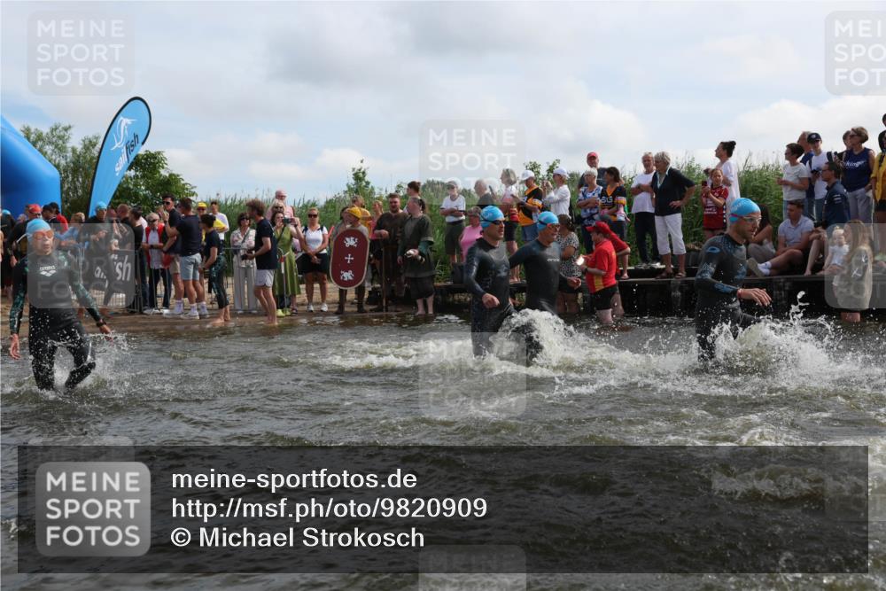 21.06.2026 - Viking Triathlon Michael Strokosch http://msf.ph/oto/9820909 21.06.2026 10:02:42 Schwimmen 16, 83, 99, 100, 186, 372, 386, 440, 462, 485, 513, 560, 579, 636, 653 meine-sportfotos.de