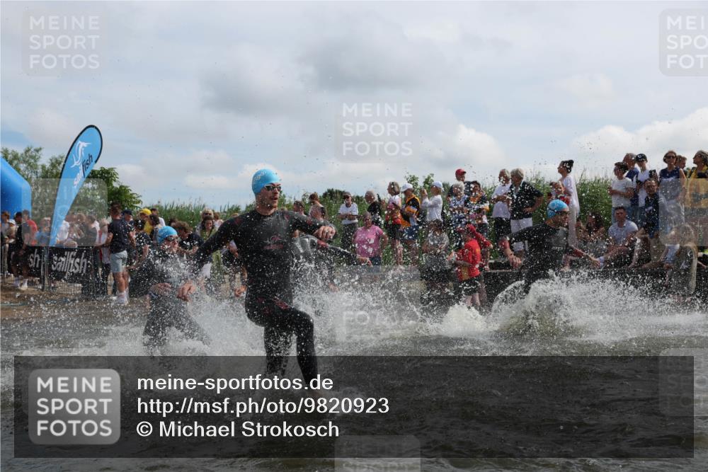 21.06.2026 - Viking Triathlon Michael Strokosch http://msf.ph/oto/9820923 21.06.2026 10:02:49 Schwimmen 16, 20, 64, 73, 111, 171, 186, 219, 315, 372, 440, 530, 553, 634, 636, 653 meine-sportfotos.de