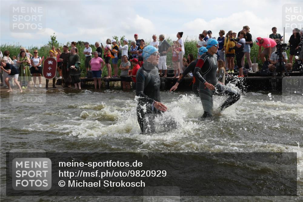 21.06.2026 - Viking Triathlon Michael Strokosch http://msf.ph/oto/9820929 21.06.2026 10:02:50 Schwimmen 16, 20, 64, 73, 111, 171, 219, 315, 372, 440, 530, 553, 634, 636, 653 meine-sportfotos.de