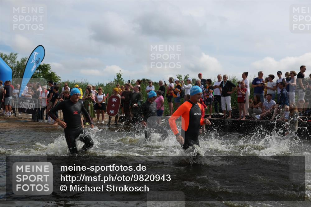 21.06.2026 - Viking Triathlon Michael Strokosch http://msf.ph/oto/9820943 21.06.2026 10:02:56 Schwimmen 20, 64, 73, 111, 171, 219, 233, 315, 395, 407, 475, 530, 546, 553, 634 meine-sportfotos.de