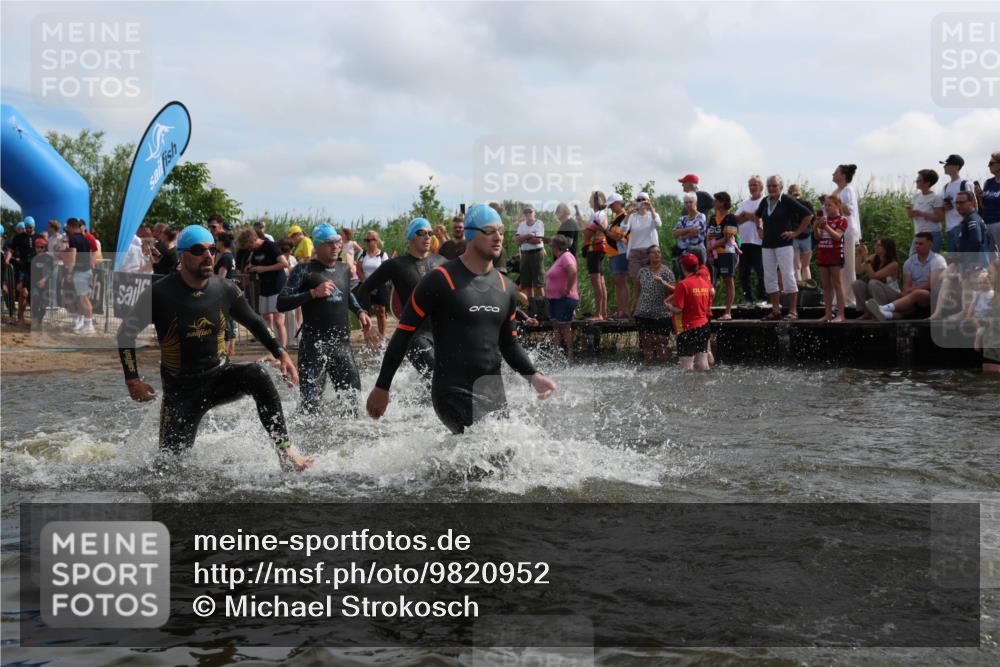 21.06.2026 - Viking Triathlon Michael Strokosch http://msf.ph/oto/9820952 21.06.2026 10:03:01 Schwimmen 64, 80, 82, 111, 199, 219, 233, 395, 407, 475, 530, 545, 546, 612, 634 meine-sportfotos.de