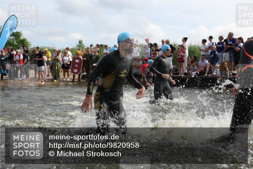 21.06.2026 - Viking Triathlon Michael Strokosch http://msf.ph/oto/9820958 21.06.2026 10:03:02 Schwimmen 64, 80, 82, 111, 199, 219, 233, 395, 407, 475, 530, 545, 546, 612, 634 meine-sportfotos.de
