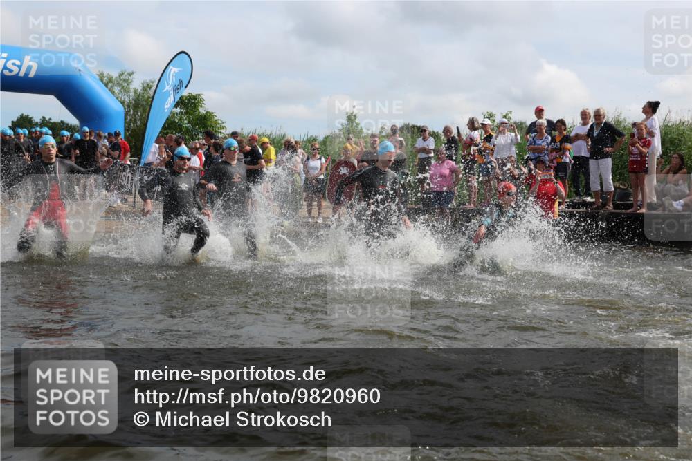 21.06.2026 - Viking Triathlon Michael Strokosch http://msf.ph/oto/9820960 21.06.2026 10:03:04 Schwimmen 49, 80, 82, 199, 200, 233, 348, 356, 395, 404, 407, 475, 545, 546, 612 meine-sportfotos.de