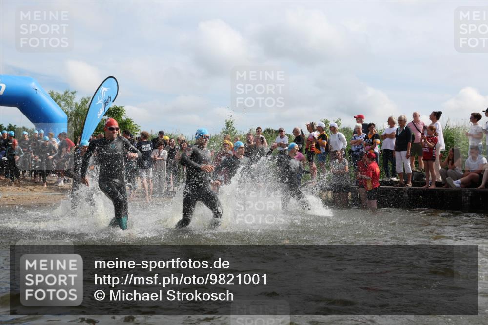 21.06.2026 - Viking Triathlon Michael Strokosch http://msf.ph/oto/9821001 21.06.2026 10:03:25 Schwimmen 58, 84, 118, 143, 202, 303, 328, 364, 419, 455, 457, 487, 556, 656, 667 meine-sportfotos.de