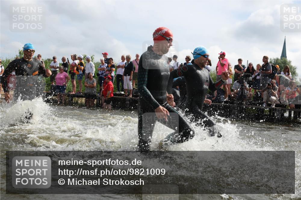 21.06.2026 - Viking Triathlon Michael Strokosch http://msf.ph/oto/9821009 21.06.2026 10:03:27 Schwimmen 53, 58, 84, 118, 143, 202, 251, 303, 328, 364, 419, 423, 455, 457, 487, 556, 656, 667 meine-sportfotos.de