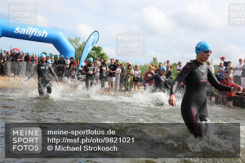 21.06.2026 - Viking Triathlon Michael Strokosch http://msf.ph/oto/9821021 21.06.2026 10:03:33 Schwimmen 53, 84, 95, 118, 143, 229, 251, 303, 323, 327, 328, 340, 364, 423, 457, 458, 556, 559, 656, 667 meine-sportfotos.de