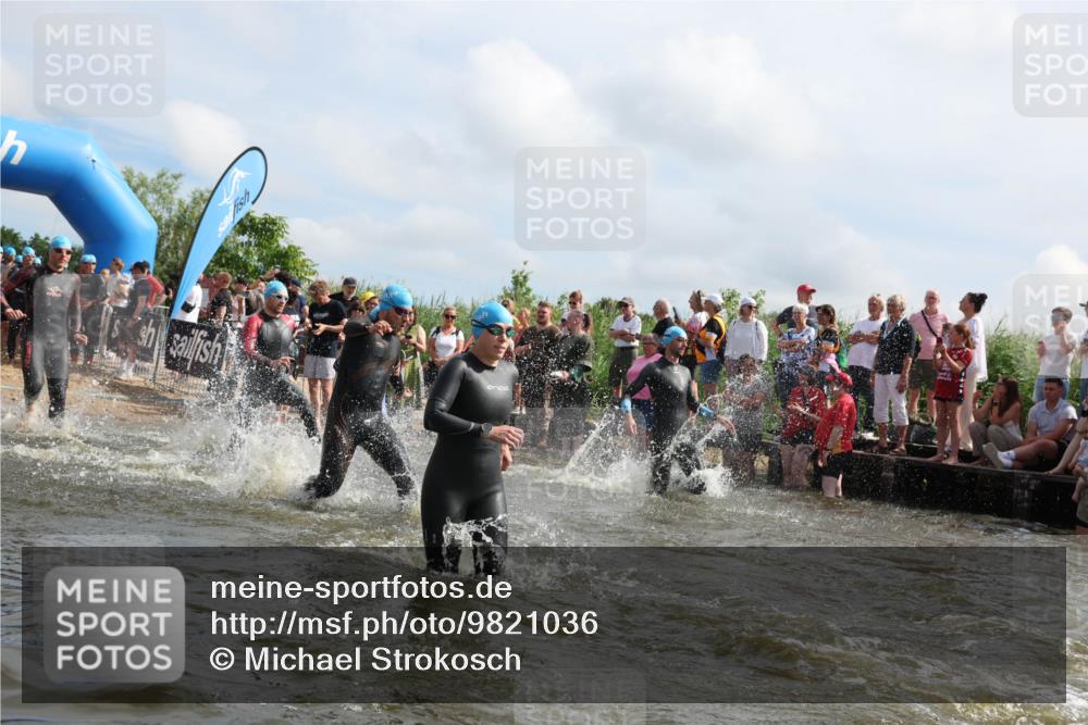 21.06.2026 - Viking Triathlon Michael Strokosch http://msf.ph/oto/9821036 21.06.2026 10:03:38 Schwimmen 53, 95, 137, 144, 229, 251, 323, 327, 340, 423, 436, 450, 458, 521, 559 meine-sportfotos.de