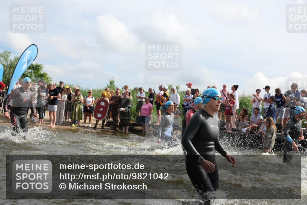 21.06.2026 - Viking Triathlon Michael Strokosch http://msf.ph/oto/9821042 21.06.2026 10:03:40 Schwimmen 53, 95, 137, 144, 229, 251, 323, 327, 340, 423, 436, 450, 458, 521, 559 meine-sportfotos.de