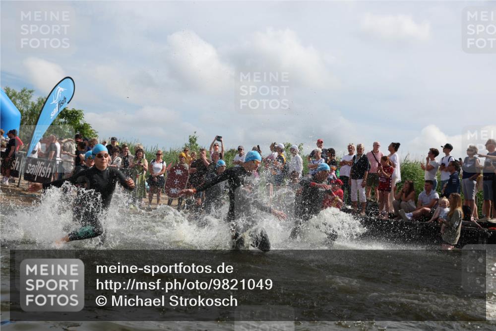 21.06.2026 - Viking Triathlon Michael Strokosch http://msf.ph/oto/9821049 21.06.2026 10:03:44 Schwimmen 137, 144, 229, 267, 287, 291, 323, 339, 340, 436, 450, 458, 521, 559, 649 meine-sportfotos.de