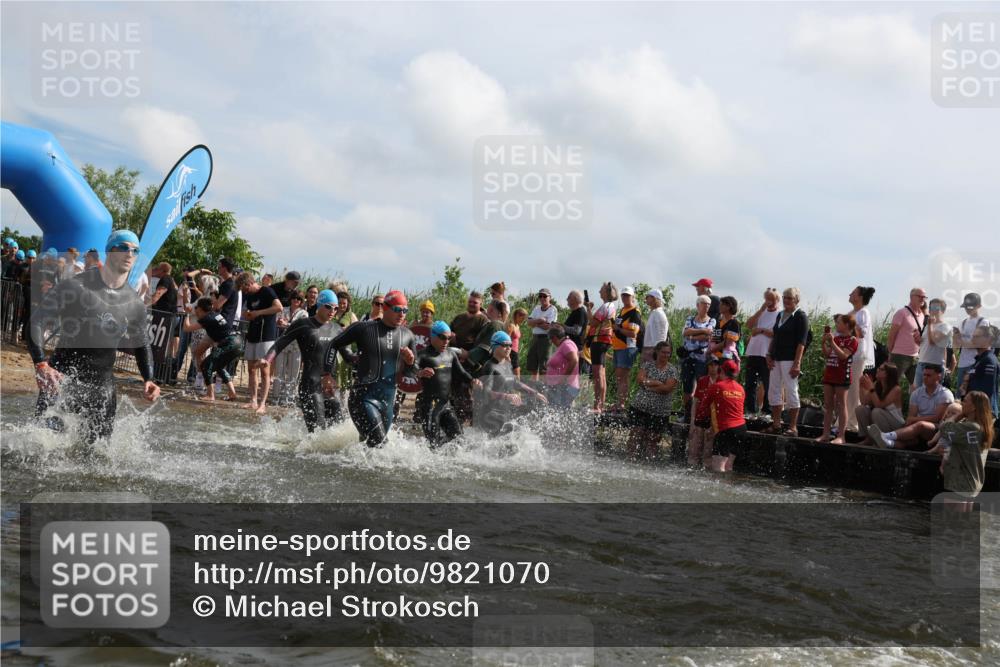 21.06.2026 - Viking Triathlon Michael Strokosch http://msf.ph/oto/9821070 21.06.2026 10:03:55 Schwimmen 122, 266, 267, 268, 287, 291, 339, 384, 460, 531, 552, 554, 608, 645, 649 meine-sportfotos.de