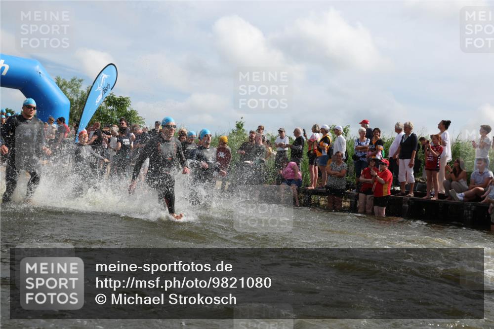 21.06.2026 - Viking Triathlon Michael Strokosch http://msf.ph/oto/9821080 21.06.2026 10:03:59 Schwimmen 122, 195, 197, 266, 268, 279, 333, 384, 460, 531, 552, 554, 608, 645, 654 meine-sportfotos.de