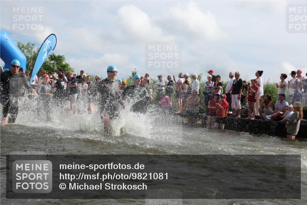 21.06.2026 - Viking Triathlon Michael Strokosch http://msf.ph/oto/9821081 21.06.2026 10:04:00 Schwimmen 122, 195, 197, 266, 268, 279, 333, 384, 460, 531, 552, 554, 608, 645, 654 meine-sportfotos.de