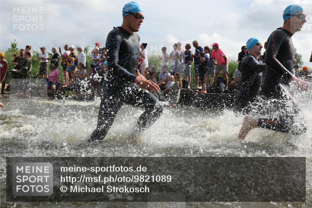 21.06.2026 - Viking Triathlon Michael Strokosch http://msf.ph/oto/9821089 21.06.2026 10:04:02 Schwimmen 122, 195, 197, 266, 268, 279, 333, 384, 460, 531, 552, 554, 608, 645, 654 meine-sportfotos.de