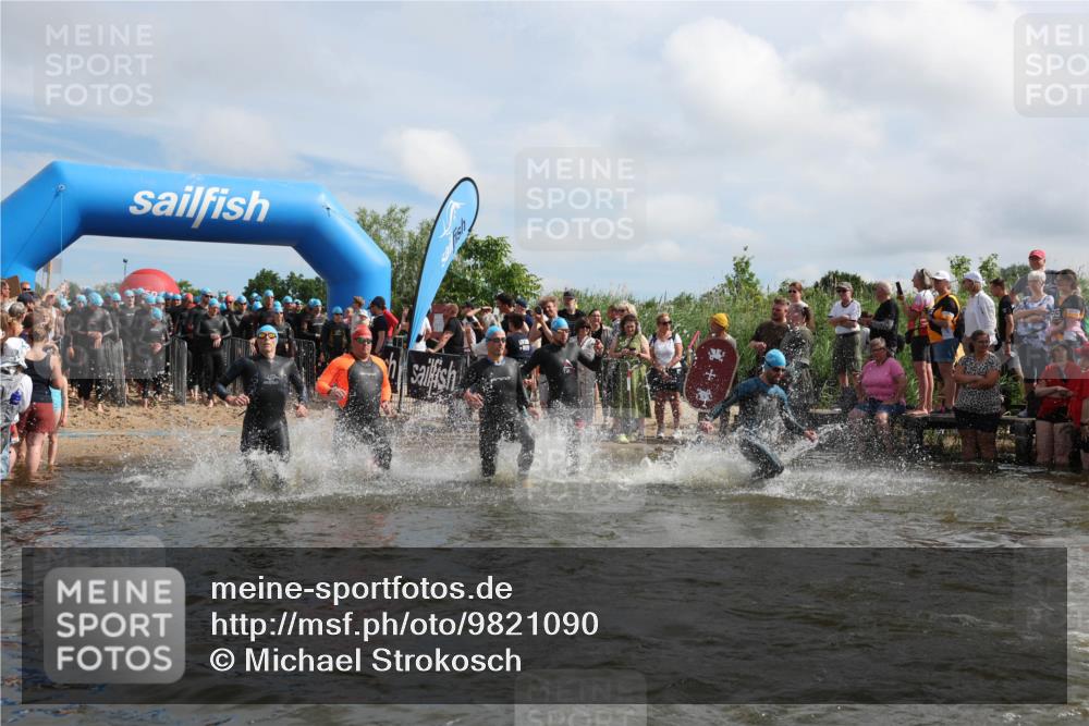 21.06.2026 - Viking Triathlon Michael Strokosch http://msf.ph/oto/9821090 21.06.2026 10:04:04 Schwimmen 122, 195, 197, 243, 266, 269, 279, 333, 384, 397, 400, 460, 496, 645, 654 meine-sportfotos.de