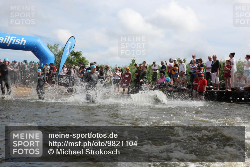 21.06.2026 - Viking Triathlon Michael Strokosch http://msf.ph/oto/9821104 21.06.2026 10:04:09 Schwimmen 195, 197, 227, 239, 243, 269, 279, 333, 397, 400, 496, 526, 654, 666 meine-sportfotos.de