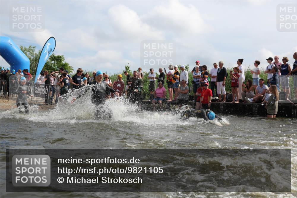 21.06.2026 - Viking Triathlon Michael Strokosch http://msf.ph/oto/9821105 21.06.2026 10:04:10 Schwimmen 195, 197, 227, 239, 243, 269, 279, 333, 377, 397, 400, 496, 526, 654, 666 meine-sportfotos.de