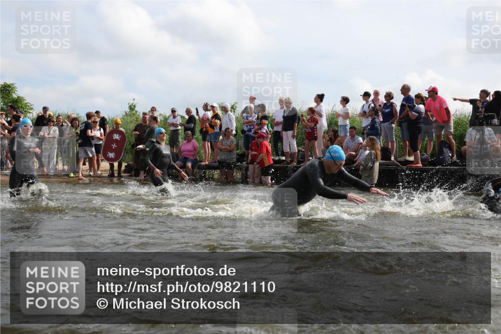 21.06.2026 - Viking Triathlon Michael Strokosch http://msf.ph/oto/9821110 21.06.2026 10:04:11 Schwimmen 195, 197, 227, 239, 243, 269, 279, 333, 377, 397, 400, 496, 526, 654, 666 meine-sportfotos.de