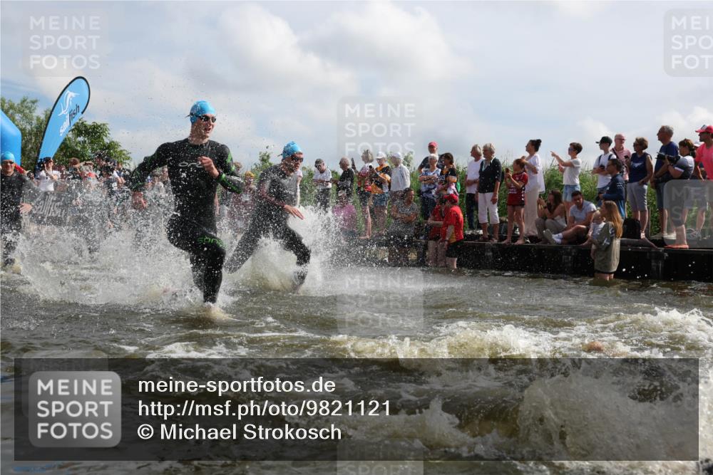 21.06.2026 - Viking Triathlon Michael Strokosch http://msf.ph/oto/9821121 21.06.2026 10:04:15 Schwimmen 96, 205, 213, 227, 239, 243, 256, 269, 377, 397, 400, 411, 496, 526, 666 meine-sportfotos.de