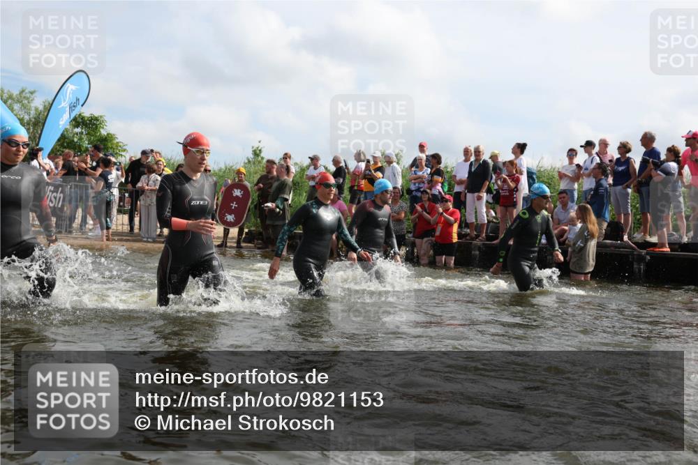 21.06.2026 - Viking Triathlon Michael Strokosch http://msf.ph/oto/9821153 21.06.2026 10:04:27 Schwimmen 96, 125, 132, 179, 205, 213, 241, 256, 398, 411, 465, 590, 602, 614, 658 meine-sportfotos.de