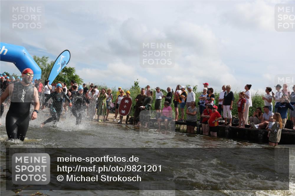 21.06.2026 - Viking Triathlon Michael Strokosch http://msf.ph/oto/9821201 21.06.2026 10:04:49 Schwimmen 22, 34, 44, 150, 175, 214, 231, 247, 286, 351, 355 meine-sportfotos.de