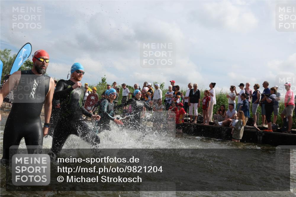 21.06.2026 - Viking Triathlon Michael Strokosch http://msf.ph/oto/9821204 21.06.2026 10:04:51 Schwimmen 22, 34, 44, 150, 175, 214, 247, 286, 351, 353, 355, 456, 492, 508 meine-sportfotos.de