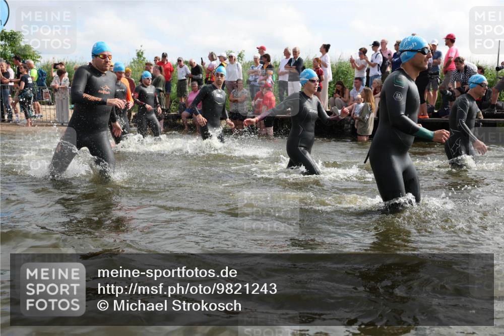 21.06.2026 - Viking Triathlon Michael Strokosch http://msf.ph/oto/9821243 21.06.2026 10:05:11 Schwimmen 165, 198, 211, 225, 296, 297, 301, 304, 370, 442, 497, 519, 562, 601, 617 meine-sportfotos.de