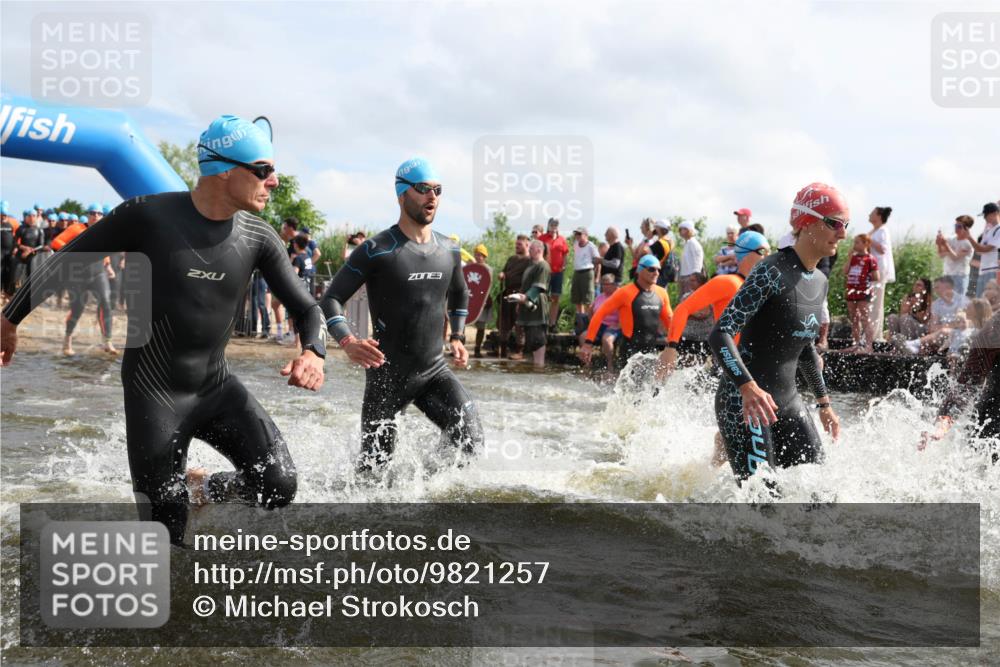21.06.2026 - Viking Triathlon Michael Strokosch http://msf.ph/oto/9821257 21.06.2026 10:05:17 Schwimmen 33, 165, 198, 211, 296, 301, 341, 370, 472, 493, 519, 562, 601, 617, 632 meine-sportfotos.de