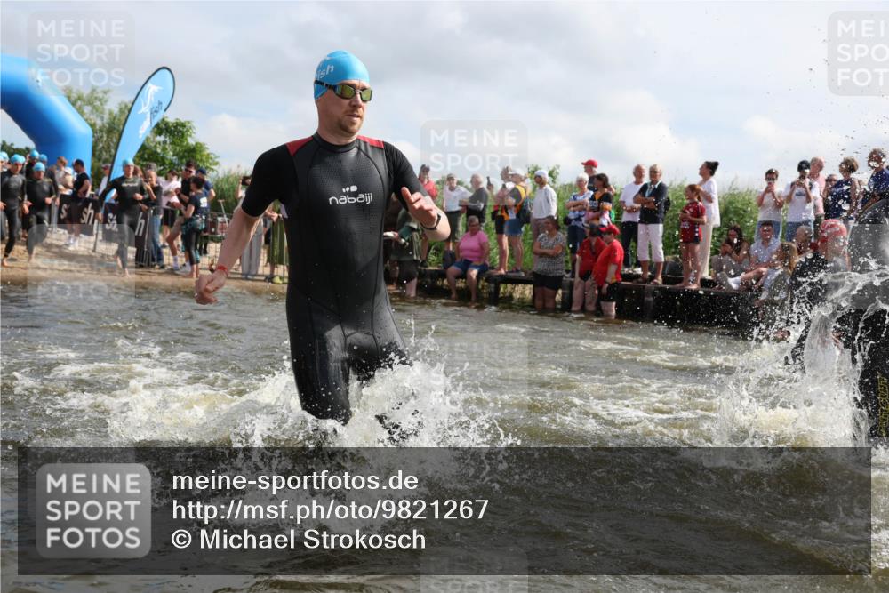 21.06.2026 - Viking Triathlon Michael Strokosch http://msf.ph/oto/9821267 21.06.2026 10:05:22 Schwimmen 33, 86, 198, 211, 230, 302, 308, 341, 459, 472, 493, 519, 601, 617, 632 meine-sportfotos.de